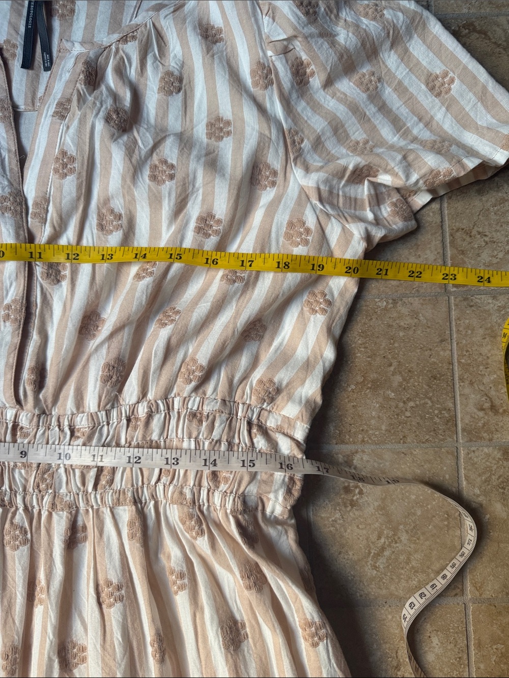 Somerset Maxi Dress Cream Textured Anthropologie Pockets Smocking Tiered Skirt L - Picture 14 of 16